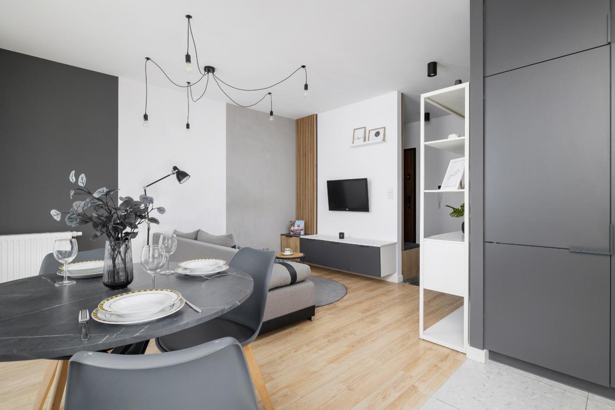 Elegant Apartment In Cracow With Balcony, Parking And Desk By Noclegi Renters Краков Экстерьер фото